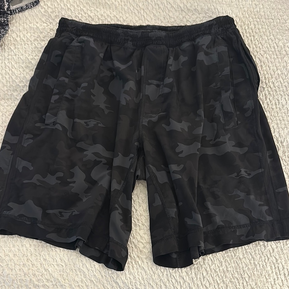 Men's camo Lululemon shorts